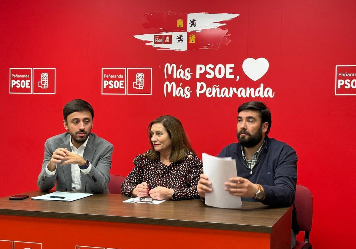 Fran Díaz, Carmen Ávila y Antonio Poveda durante la rueda de prensa.