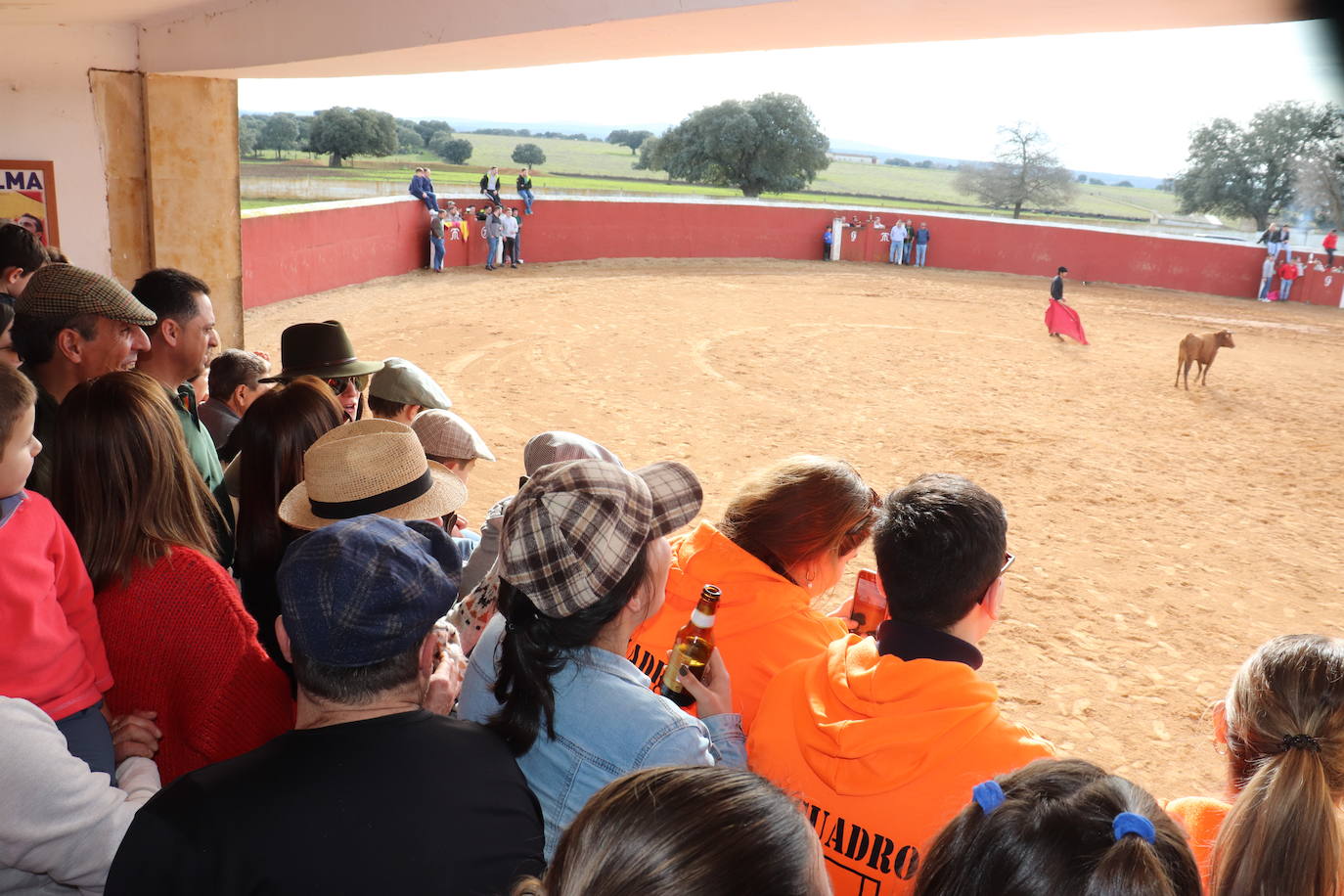 Valero disfruta de la víspera de San Valerio en una animada jornada de sabor campero y taurino