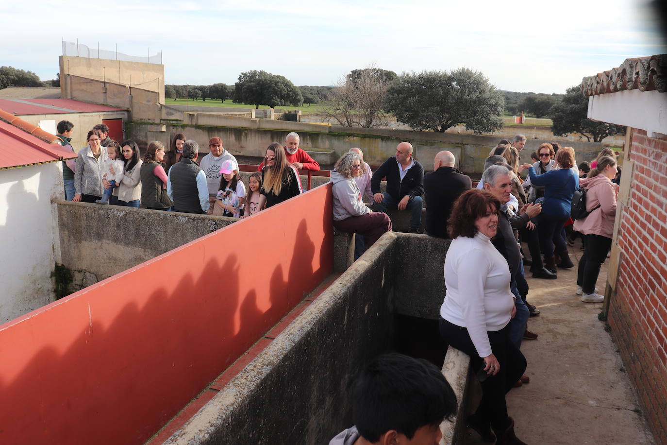 Valero disfruta de la víspera de San Valerio en una animada jornada de sabor campero y taurino