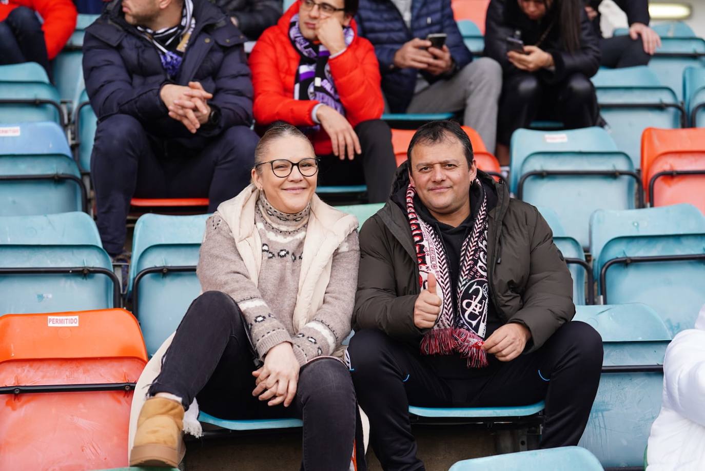 Búscate en la grada del Helmántico en el partido del Salamanca UDS contra La Virgen del Camino