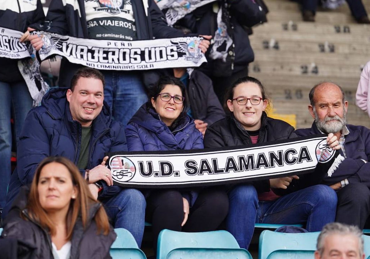 Búscate en la grada del Helmántico en el partido del Salamanca UDS contra La Virgen del Camino