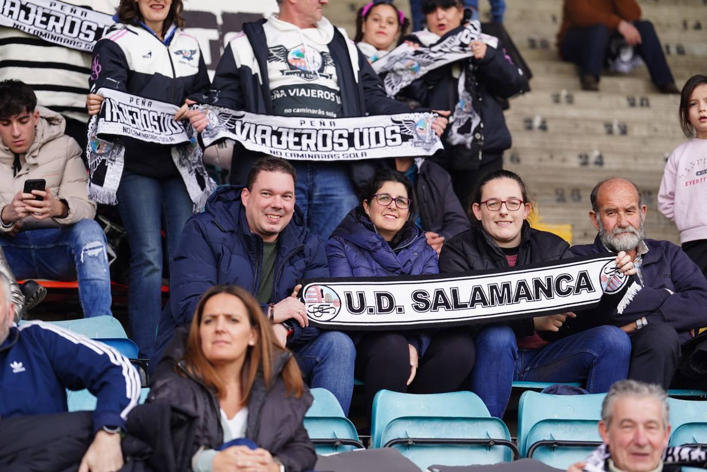 Búscate en la grada del Helmántico en el partido del Salamanca UDS contra La Virgen del Camino