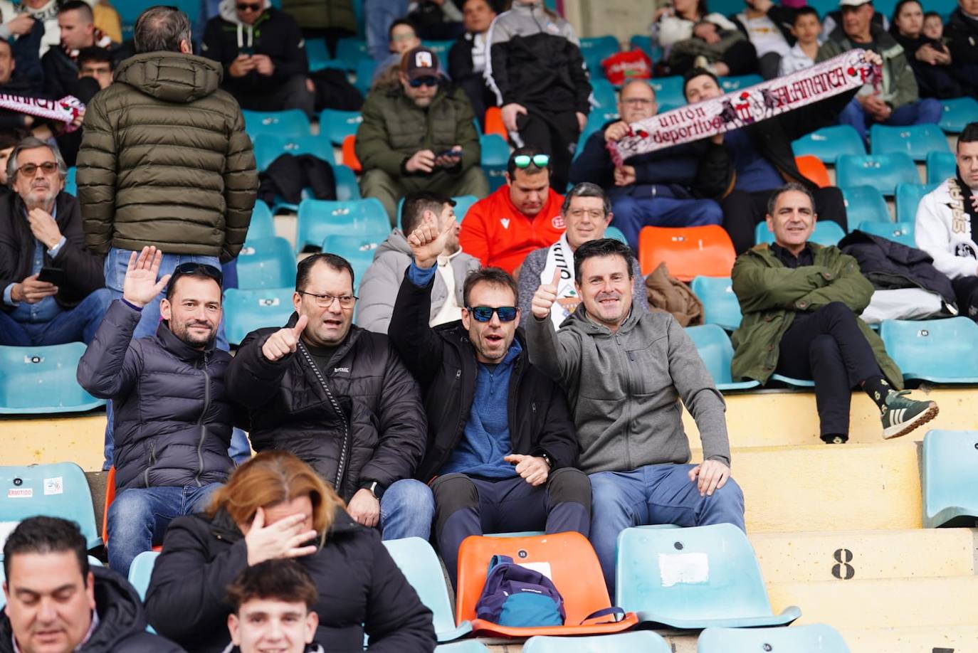 Búscate en la grada del Helmántico en el partido del Salamanca UDS contra La Virgen del Camino