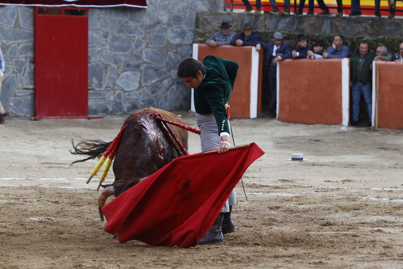 Con ganas de toros en el estreno de la temporada en Valero