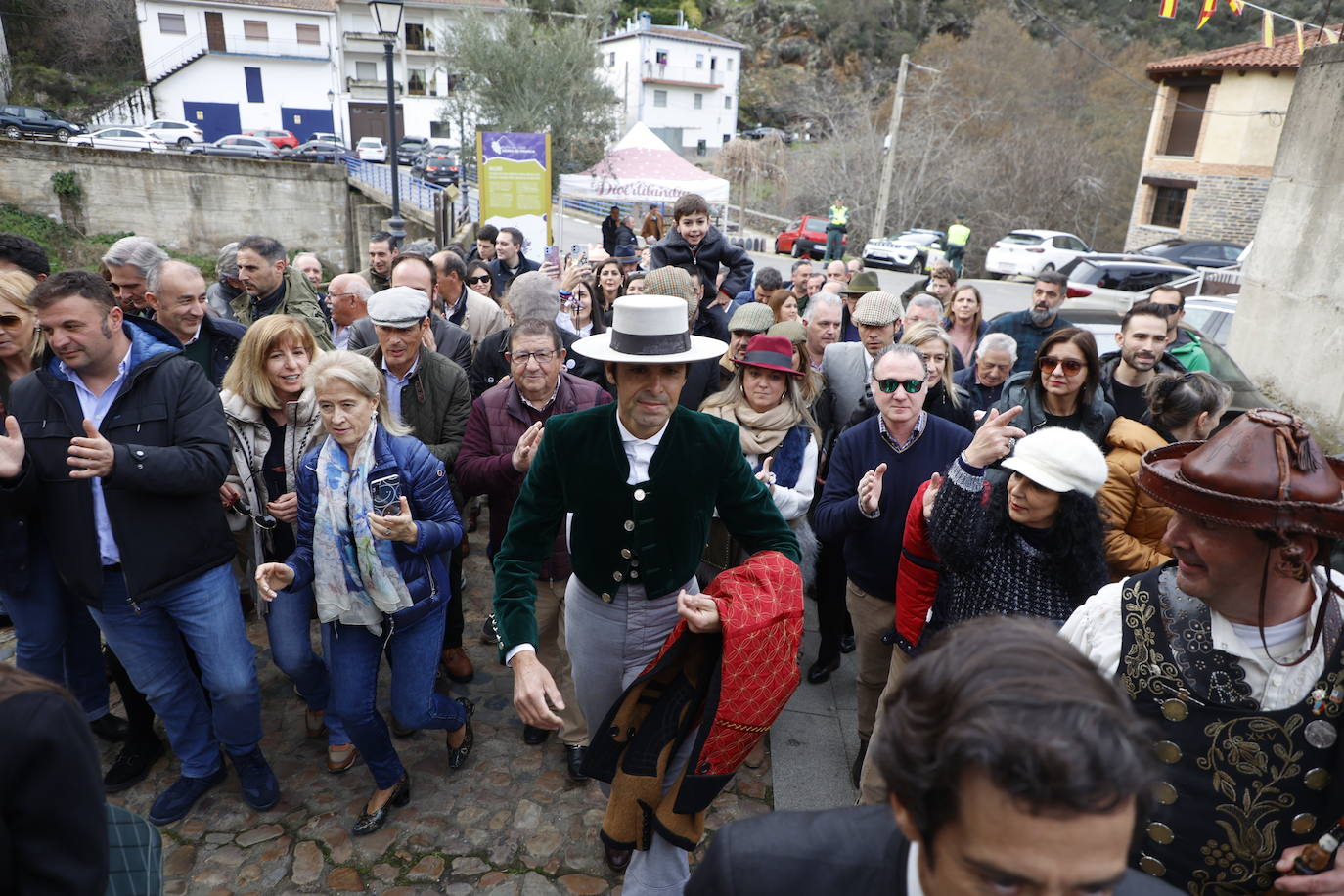 Con ganas de toros en el estreno de la temporada en Valero