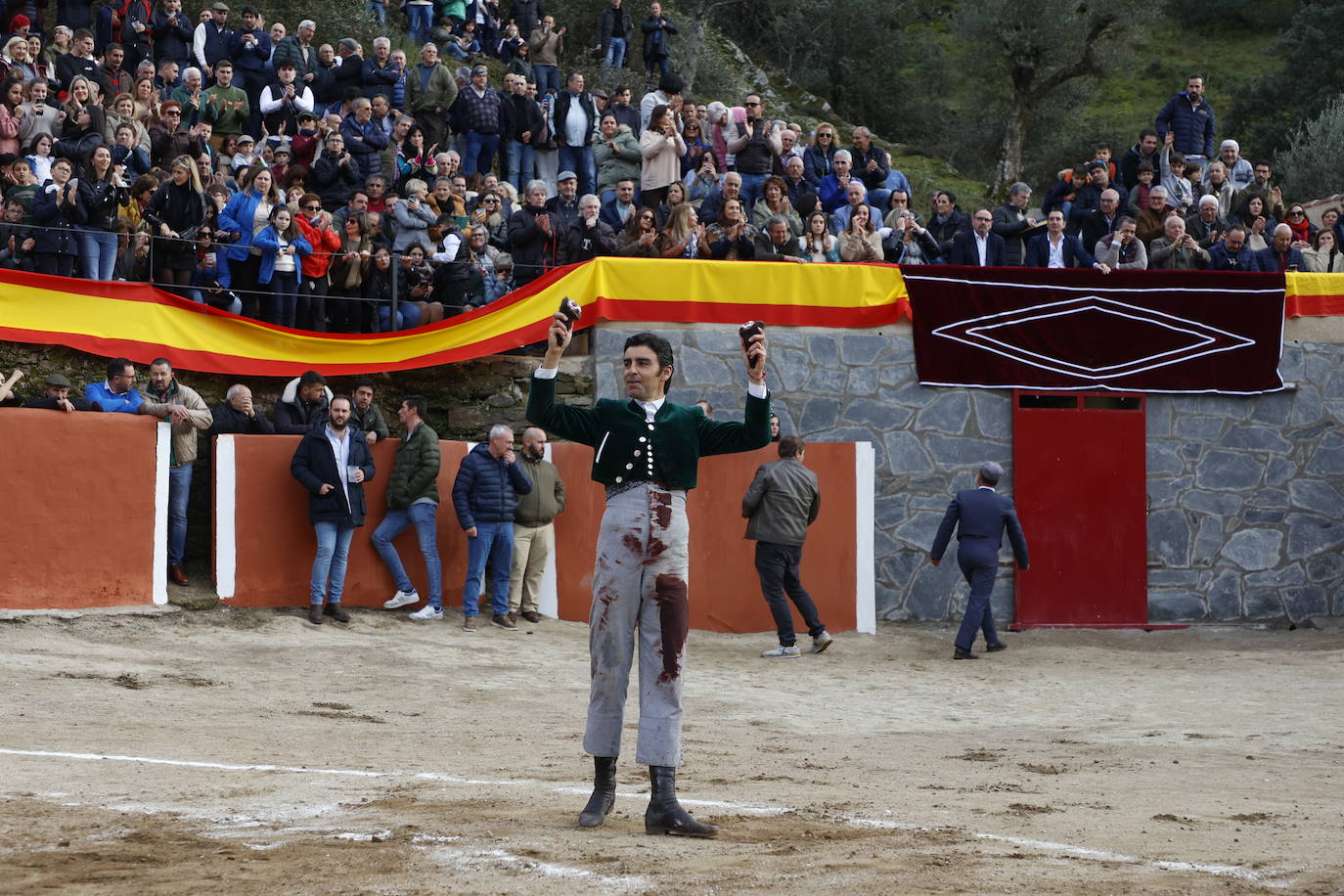 Con ganas de toros en el estreno de la temporada en Valero