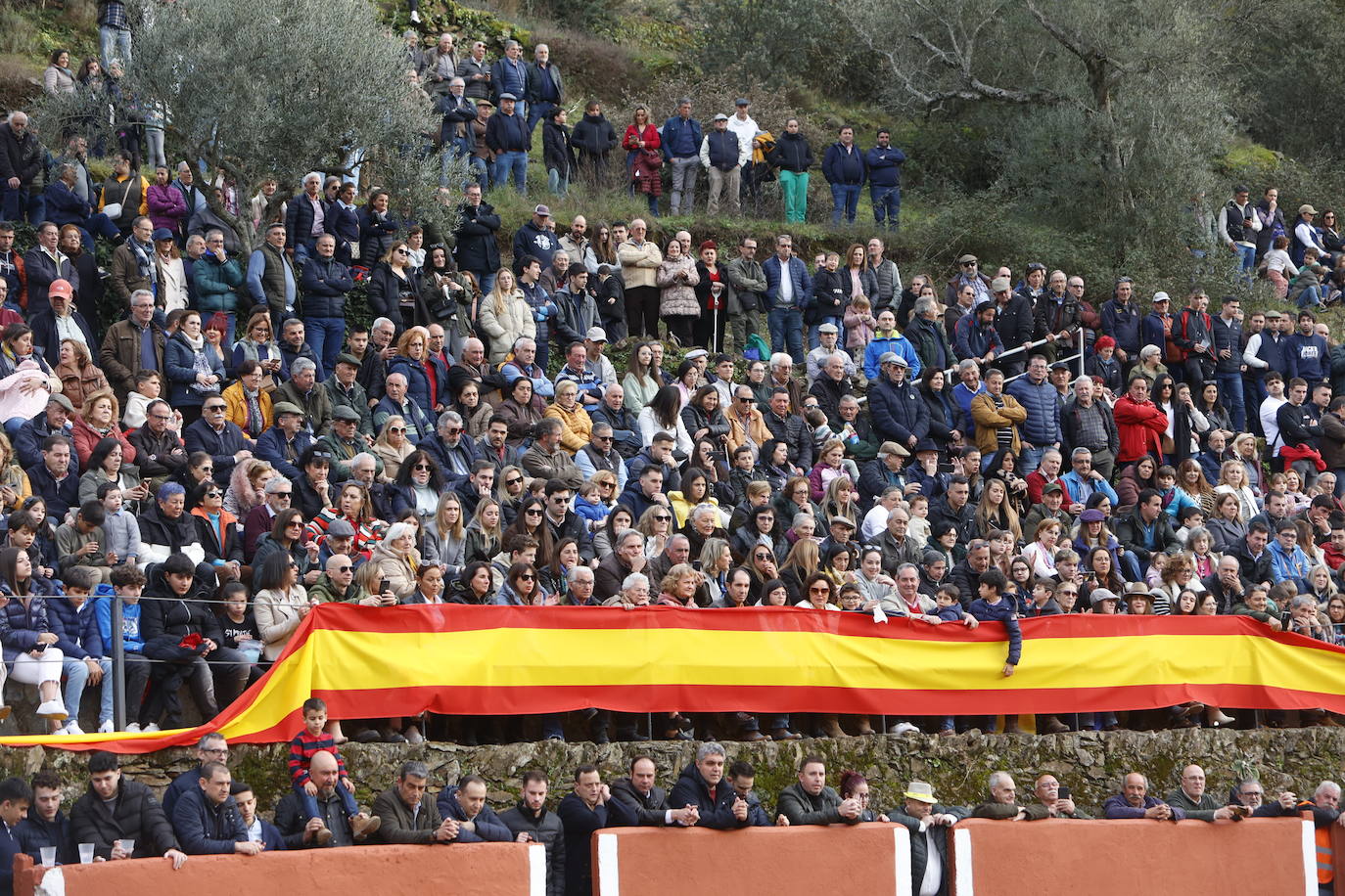 Con ganas de toros en el estreno de la temporada en Valero