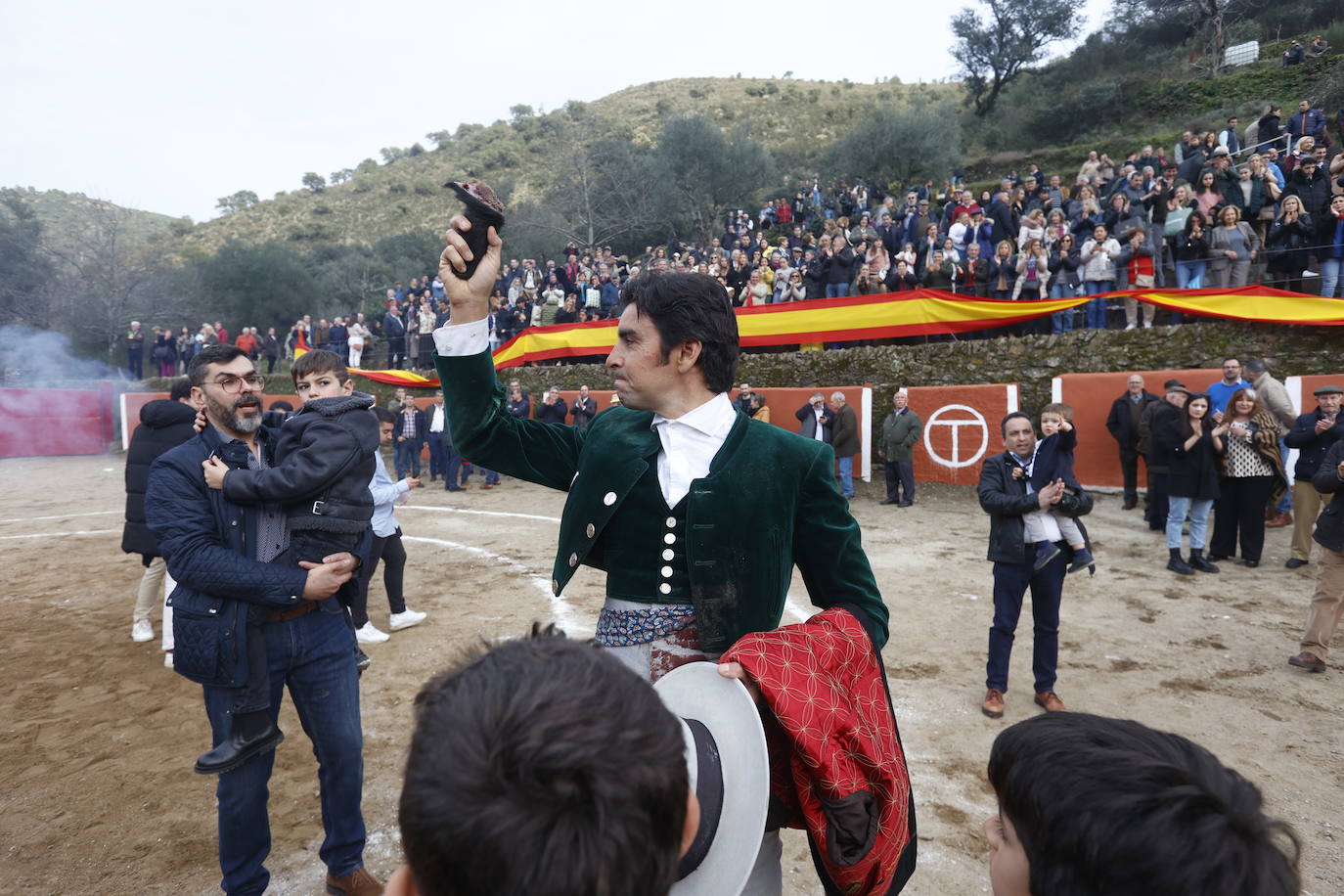 Con ganas de toros en el estreno de la temporada en Valero