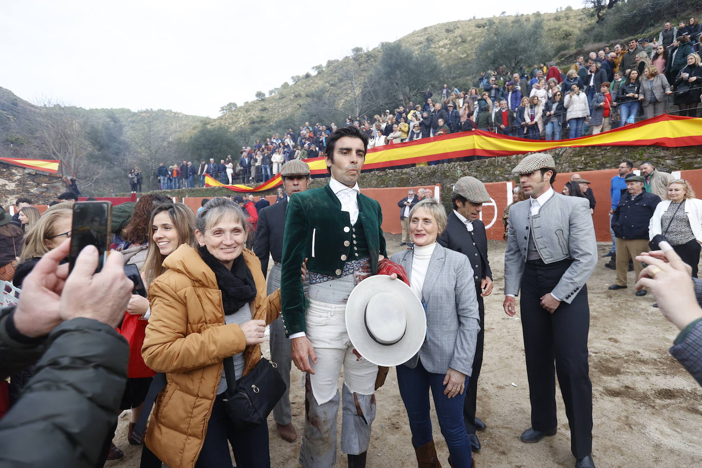 Con ganas de toros en el estreno de la temporada en Valero