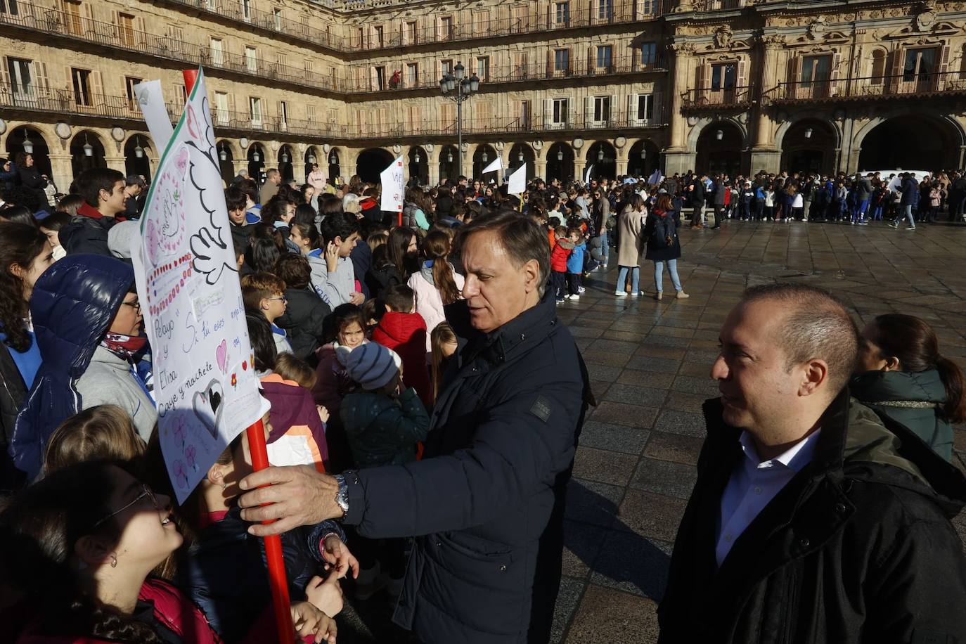 Una Plaza Mayor que aclama a la paz