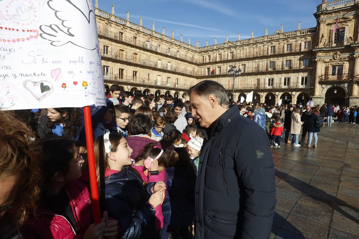 Una Plaza Mayor que aclama a la paz