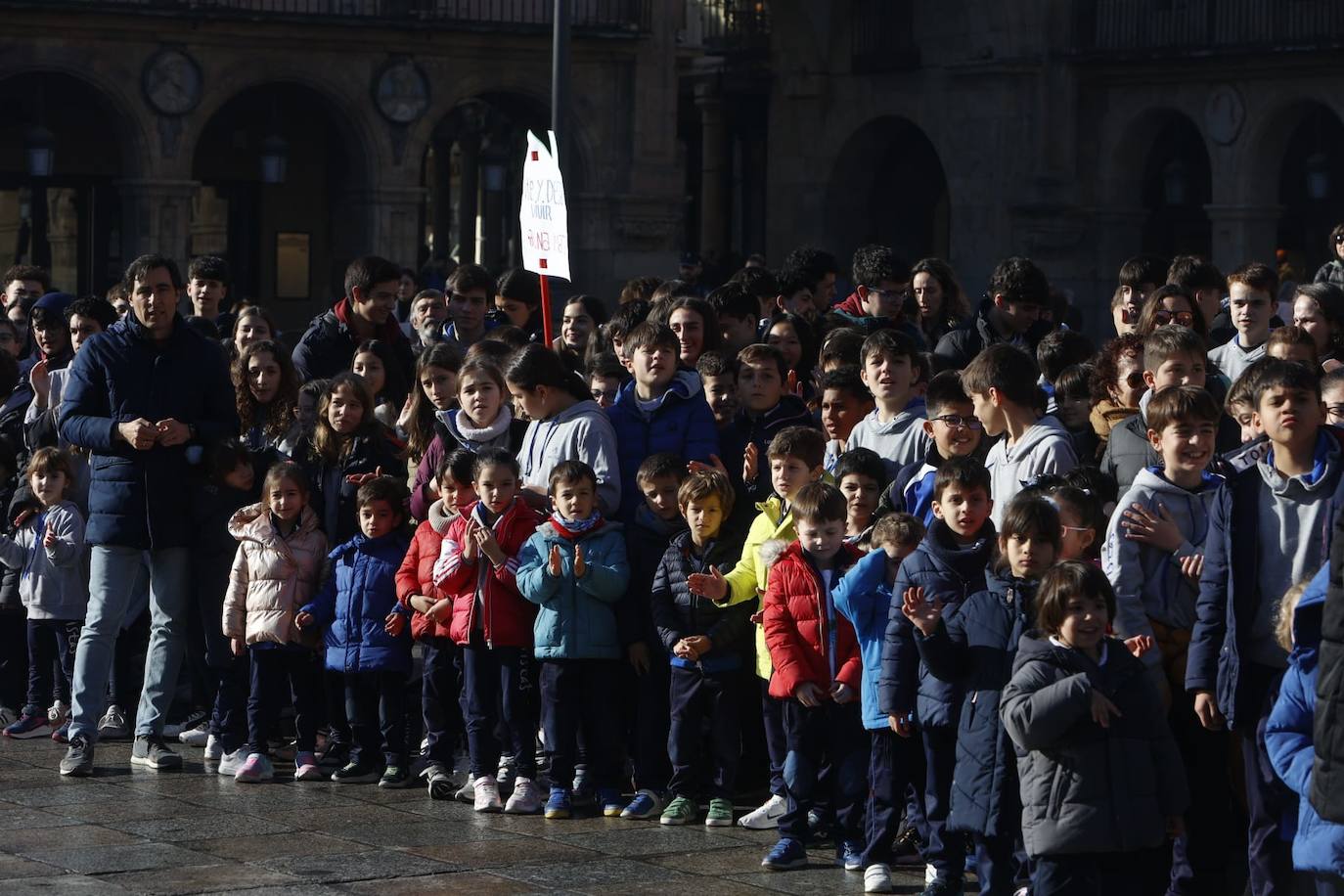 Una Plaza Mayor que aclama a la paz