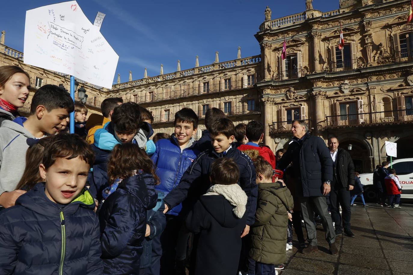Una Plaza Mayor que aclama a la paz