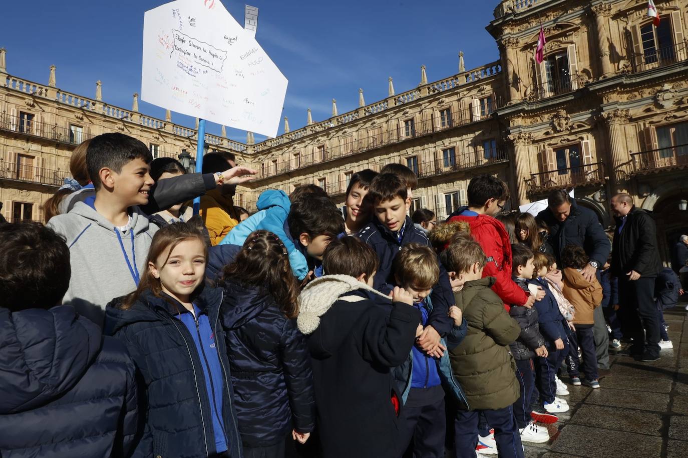 Una Plaza Mayor que aclama a la paz