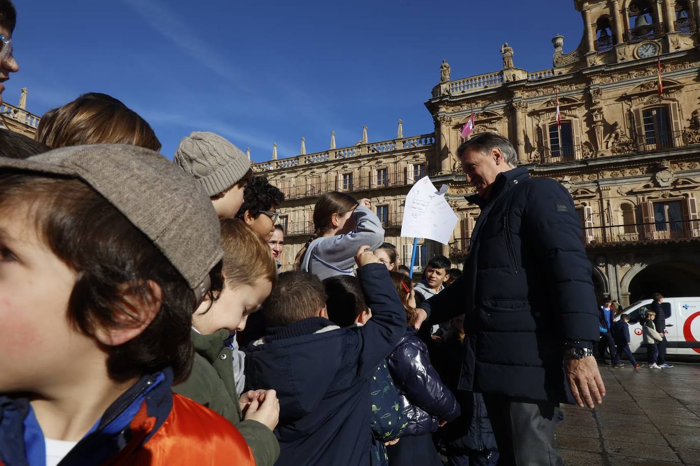 Una Plaza Mayor que aclama a la paz