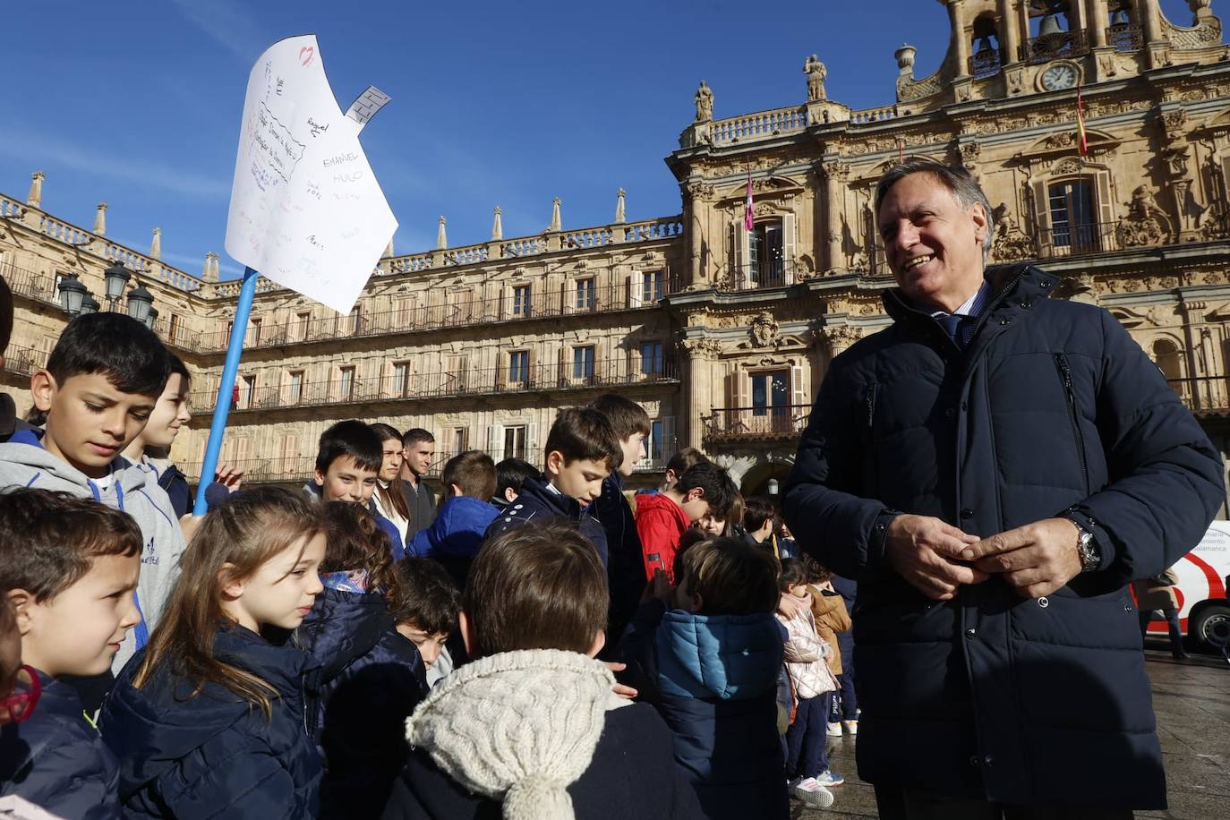 Una Plaza Mayor que aclama a la paz