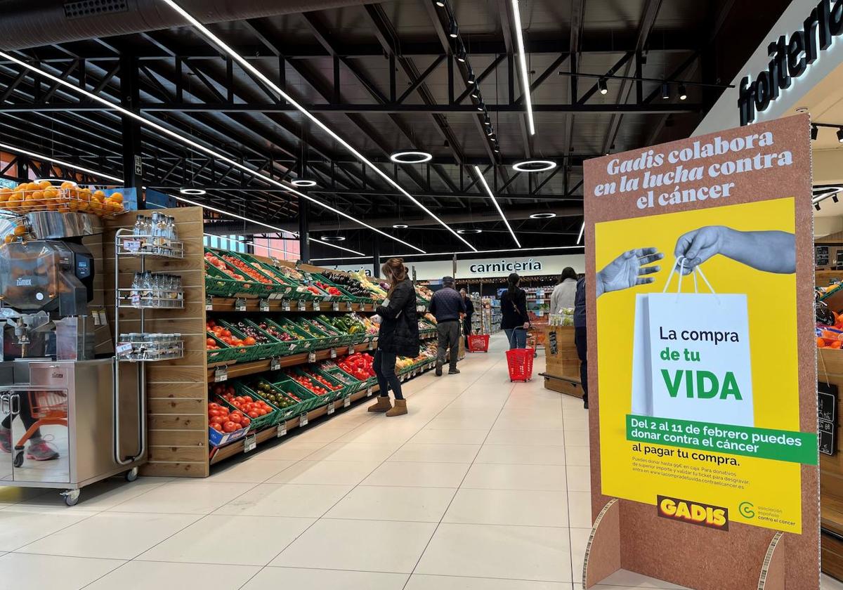 Un cartel de «La compra de tu vida en un supermercado Gadis»