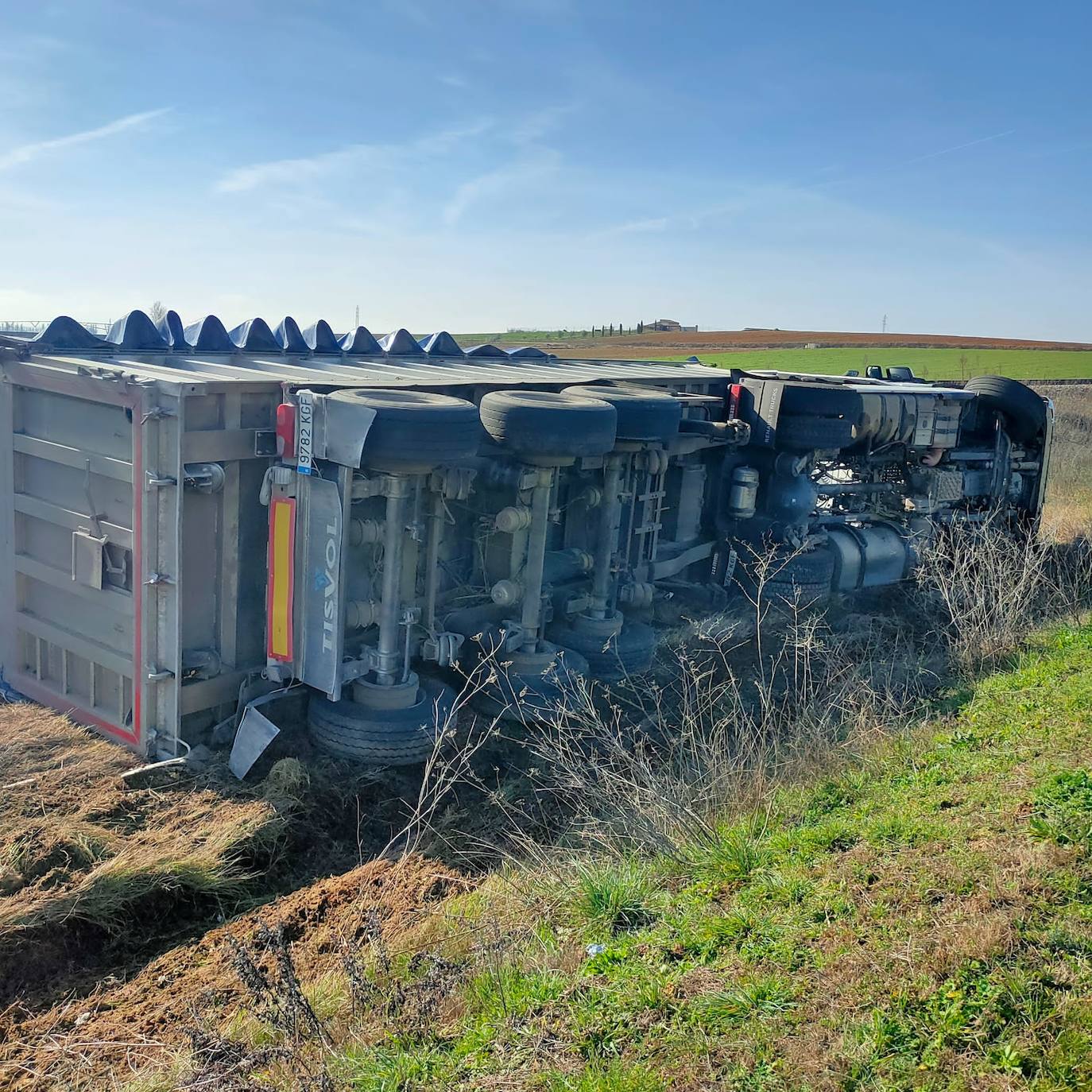 Así han quedado los vehículos del espectacular accidente en San Morales