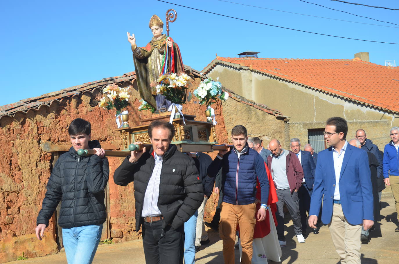 San Blas baña de colores Sepulcro Hilario