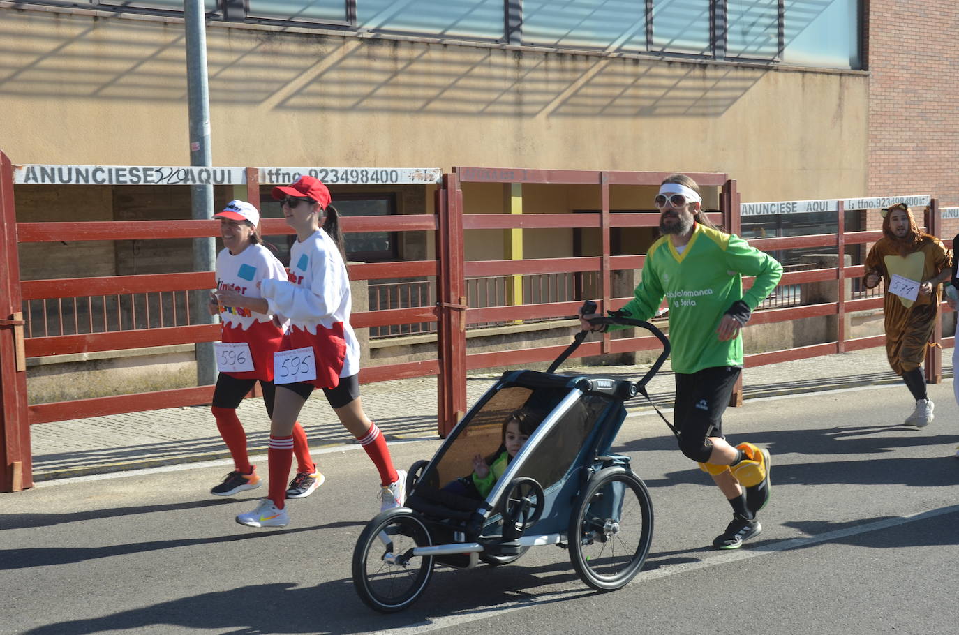 Más de 800 corredores calientan para las fiestas en el XII Cross del Carnaval