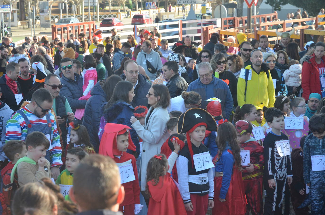 Más de 800 corredores calientan para las fiestas en el XII Cross del Carnaval