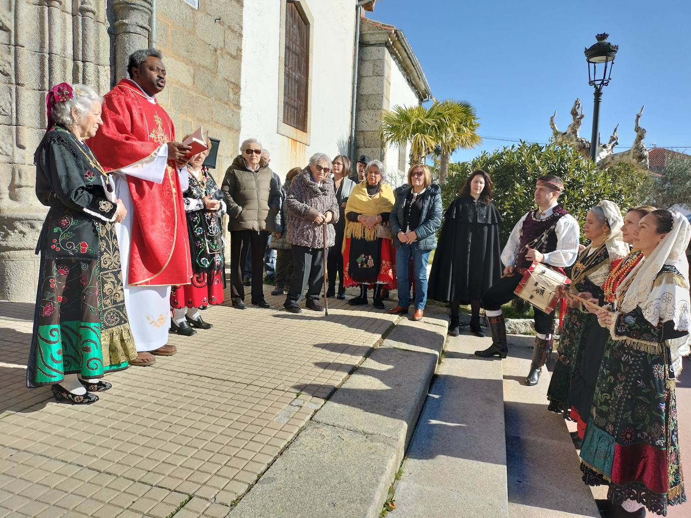 Fuentes de Béjar celebra Santa Águeda con el protagonismo de las mayordomas