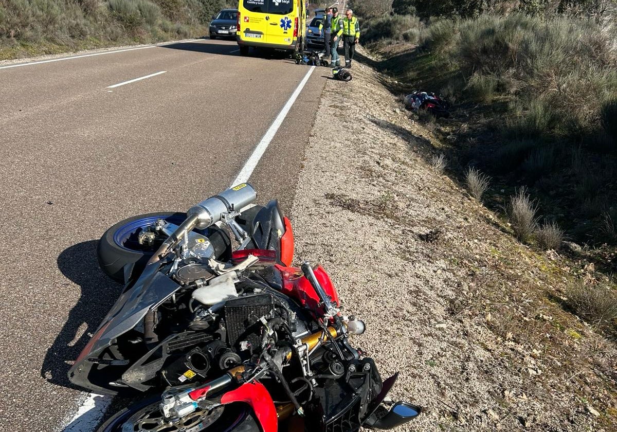 Imagen de una de las motos implicadas en la colisión en Sardón de los Frailes.