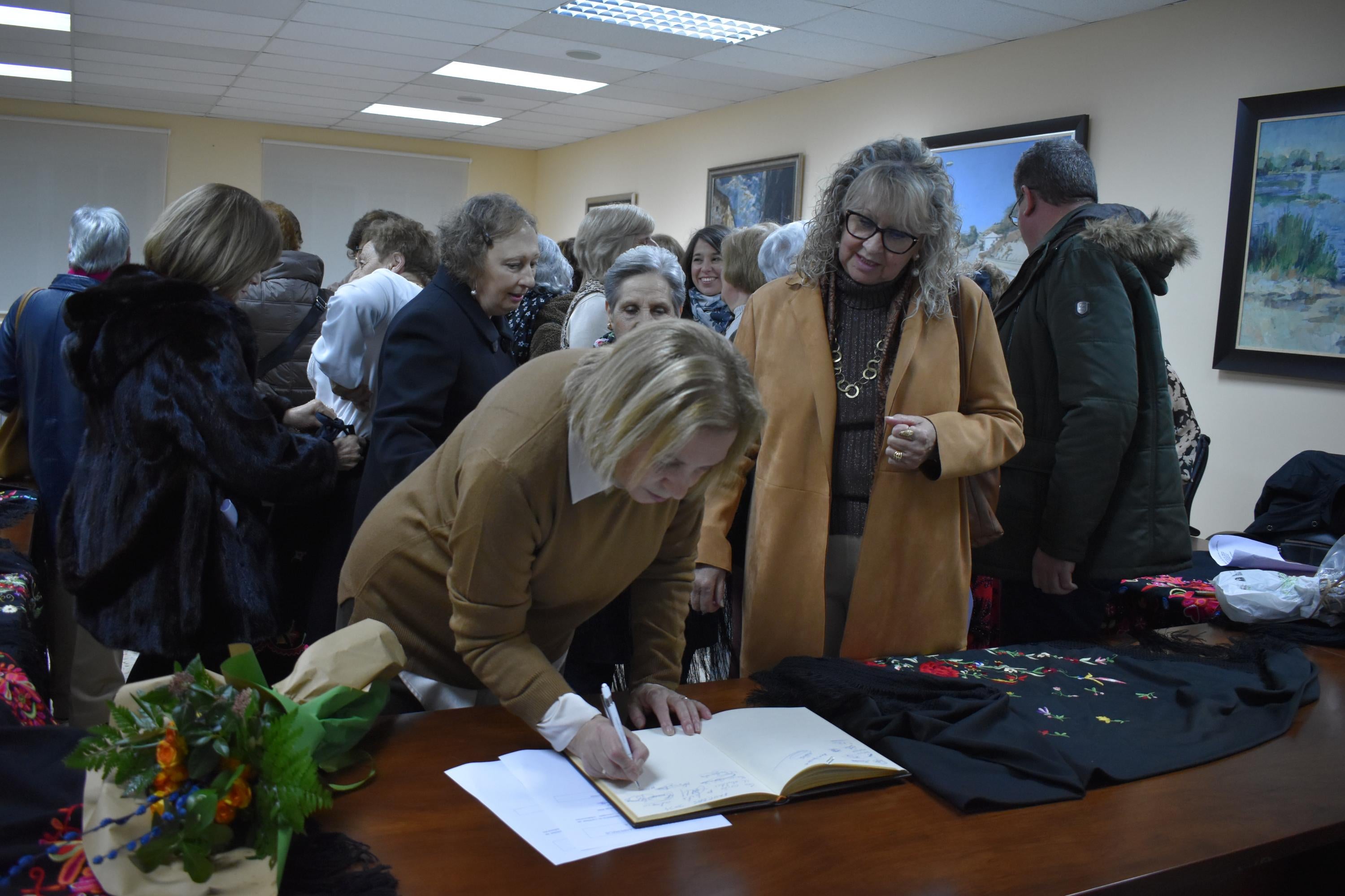 Cabrerizos entrega el bastón de mando a Leonor Cordovilla