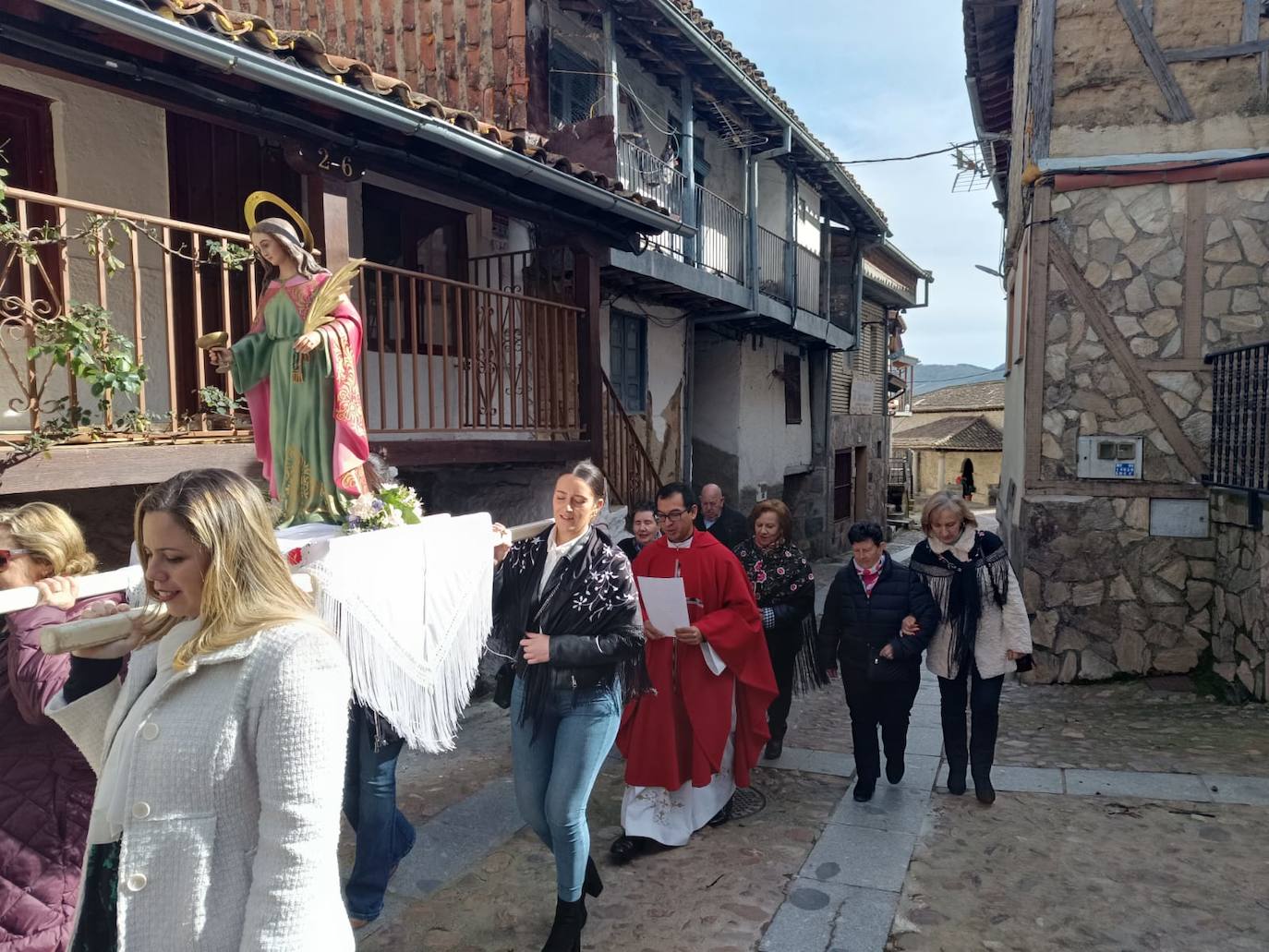 Santibáñez de la Sierra cierra su fiesta de invierno con el día de las águedas