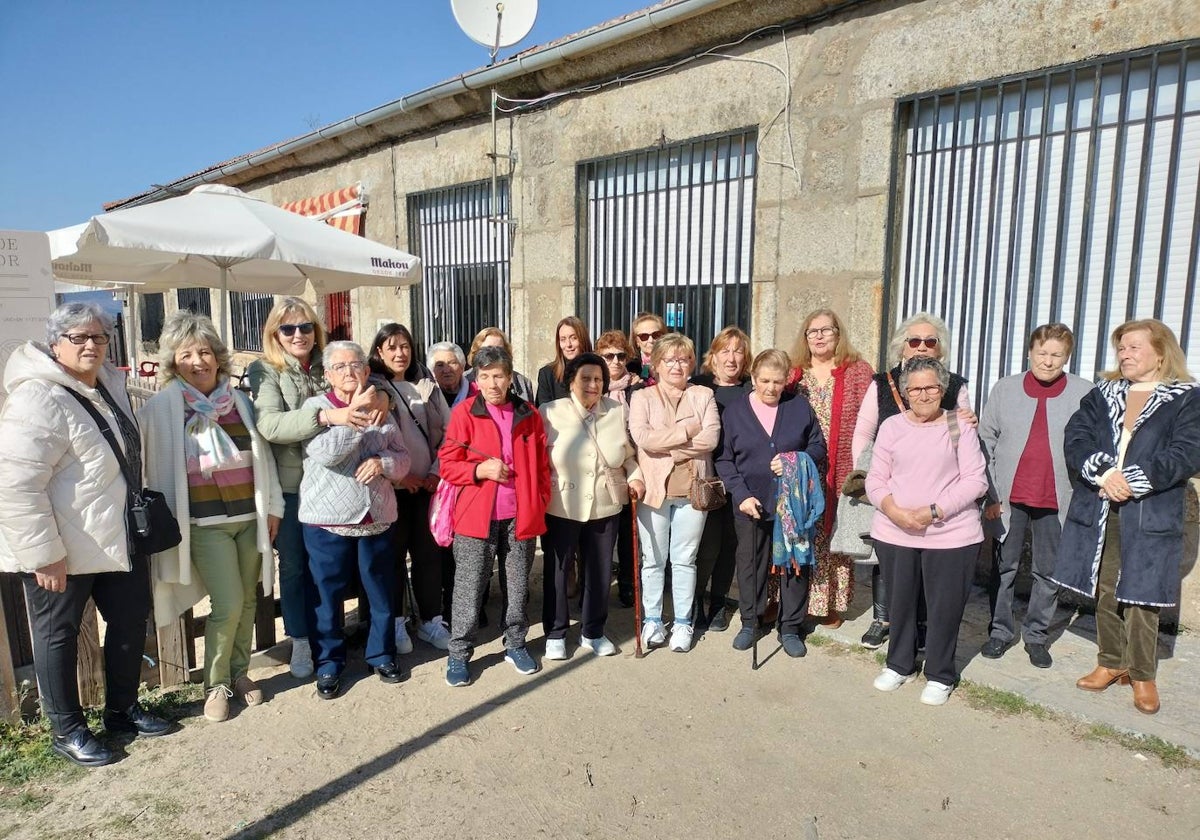 Las mujeres de Colmenar de Montemayor disfrutan del día de las águedas