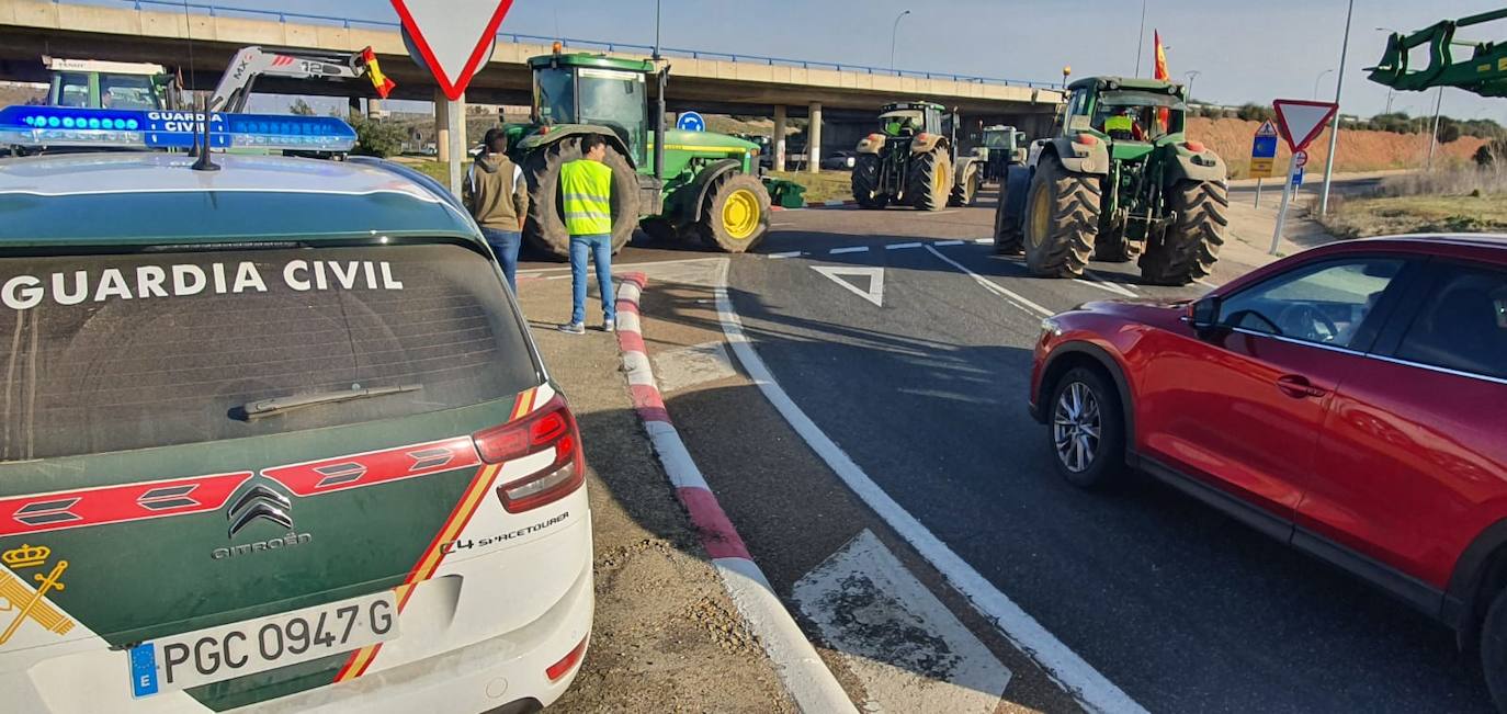 Las protestas de los agricultores y ganaderos por las calles de Salamanca, en imágenes