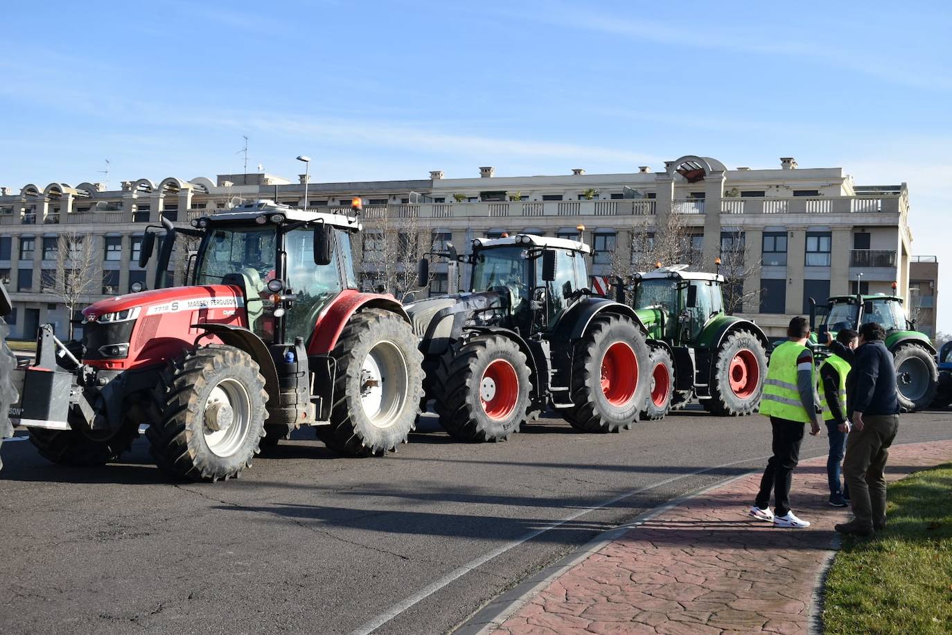 Las protestas de los agricultores y ganaderos por las calles de Salamanca, en imágenes