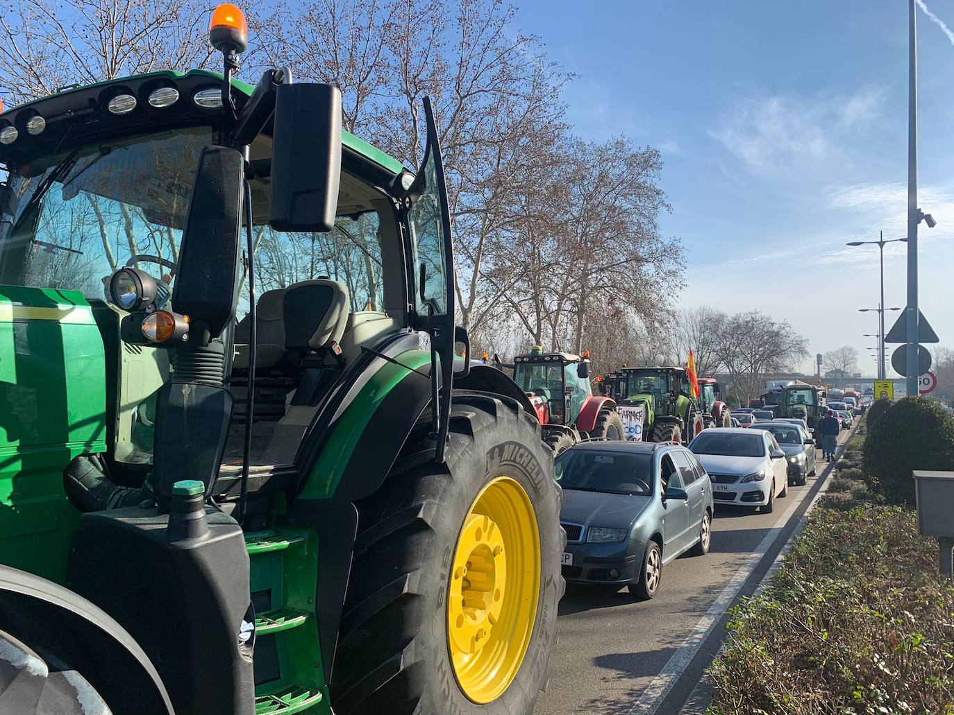 Las protestas de los agricultores y ganaderos por las calles de Salamanca, en imágenes