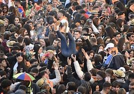 Imagen del ambiente que se vivió el pasado año en le Plaza Mayor en la apertura del Carnaval del Toro.