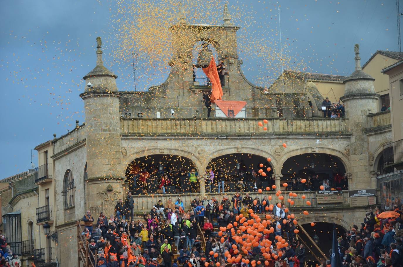 Miles de personas dan la bienvenida al Carnaval del Toro 2024