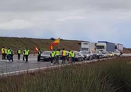 Una iamgen de los cortes en la carretera.