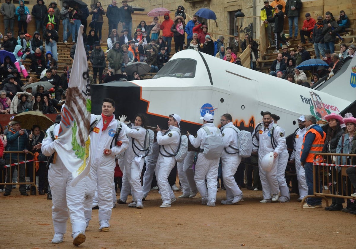 Disfraces y frenesí en el Sábado de Carnaval