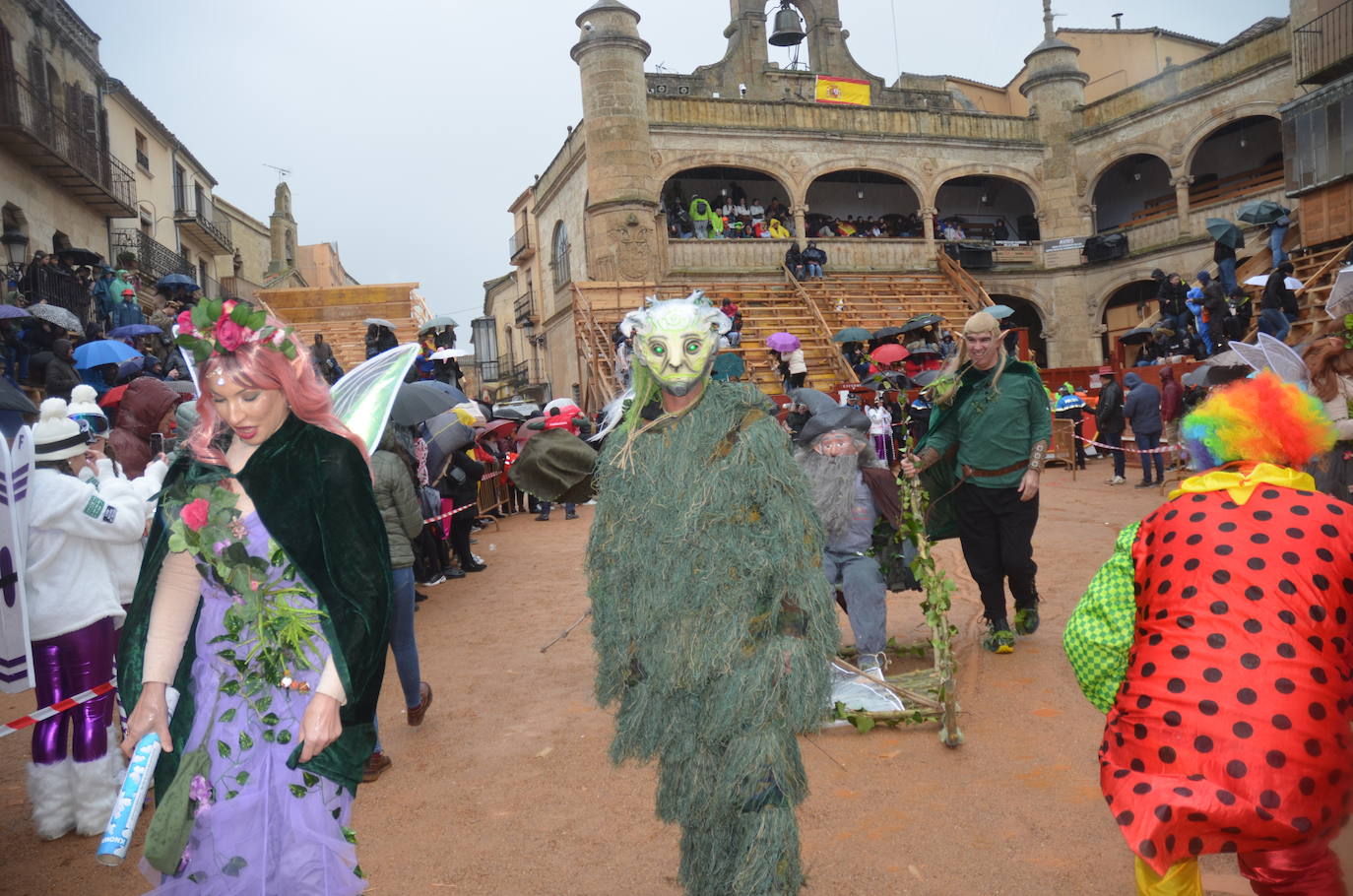 Disfraces y frenesí en el Sábado de Carnaval