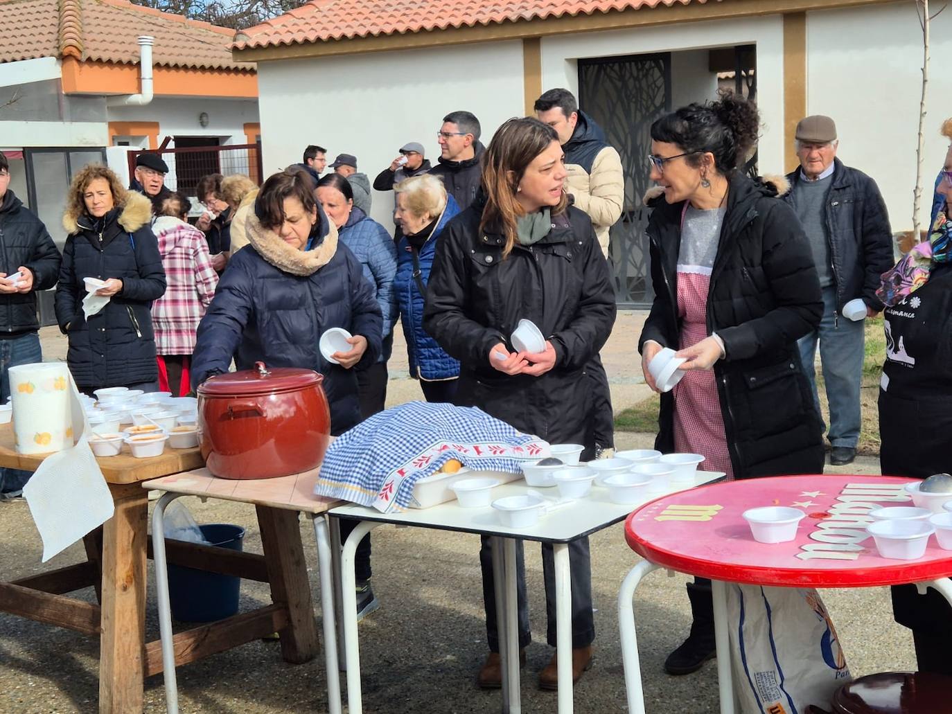 Degustaciones y demostraciones en la fiesta de la matanza de Rágama