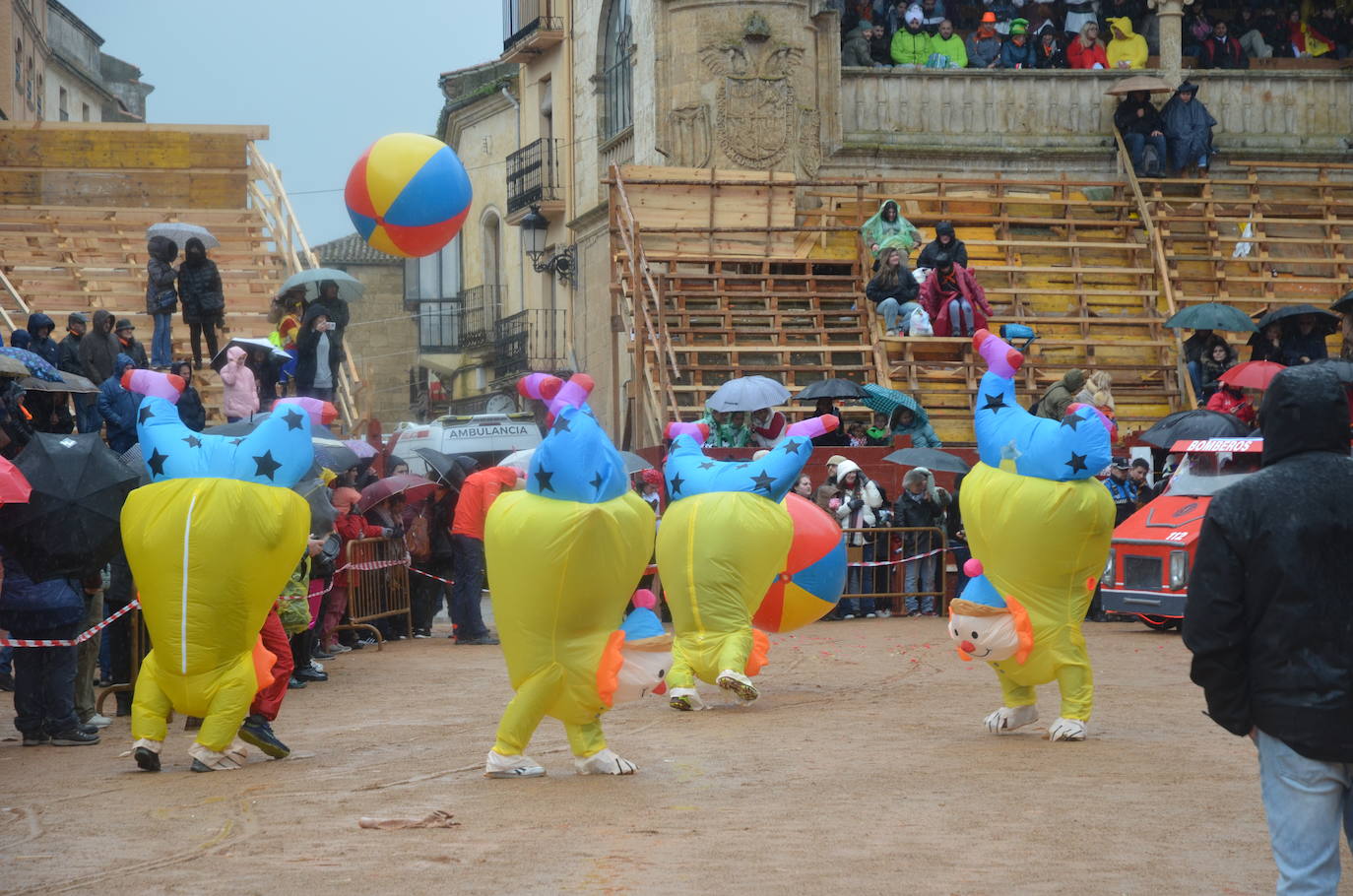 Disfraces y frenesí en el Sábado de Carnaval