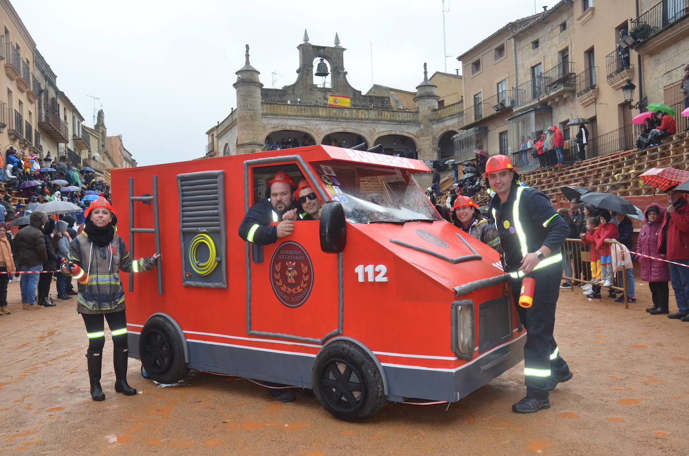 Disfraces y frenesí en el Sábado de Carnaval