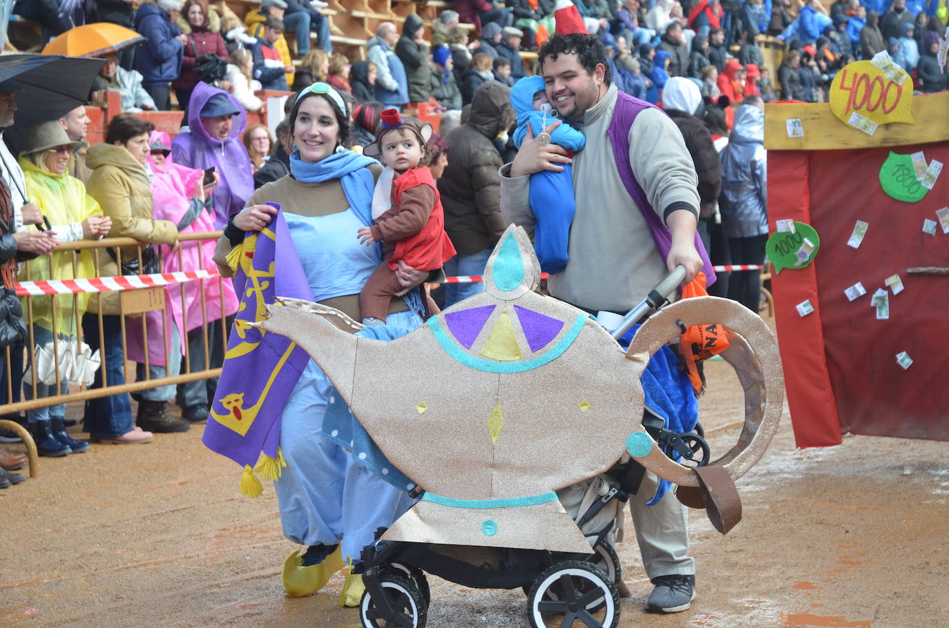 Disfraces y frenesí en el Sábado de Carnaval