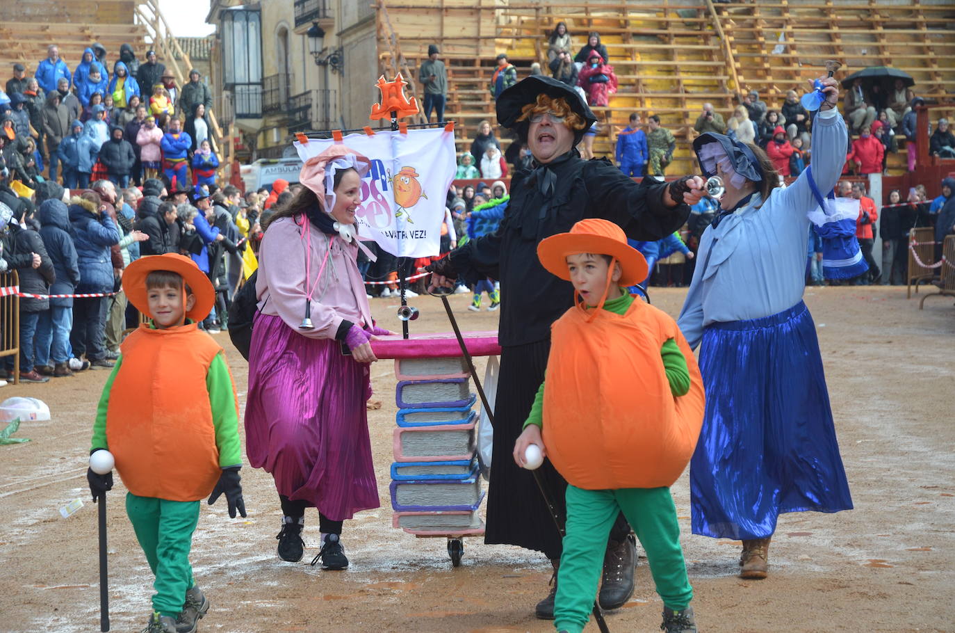 Disfraces y frenesí en el Sábado de Carnaval