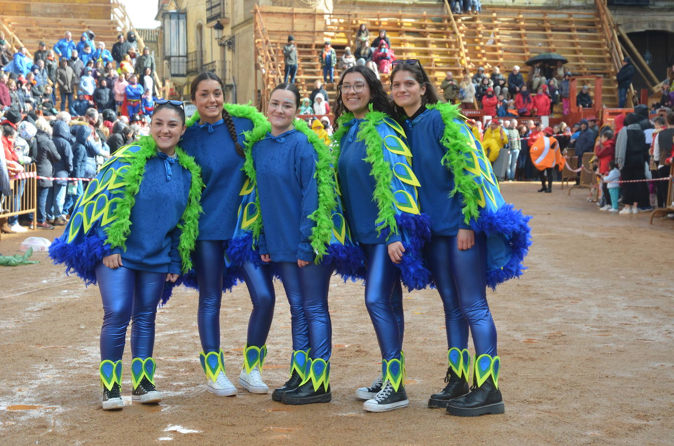 Disfraces y frenesí en el Sábado de Carnaval