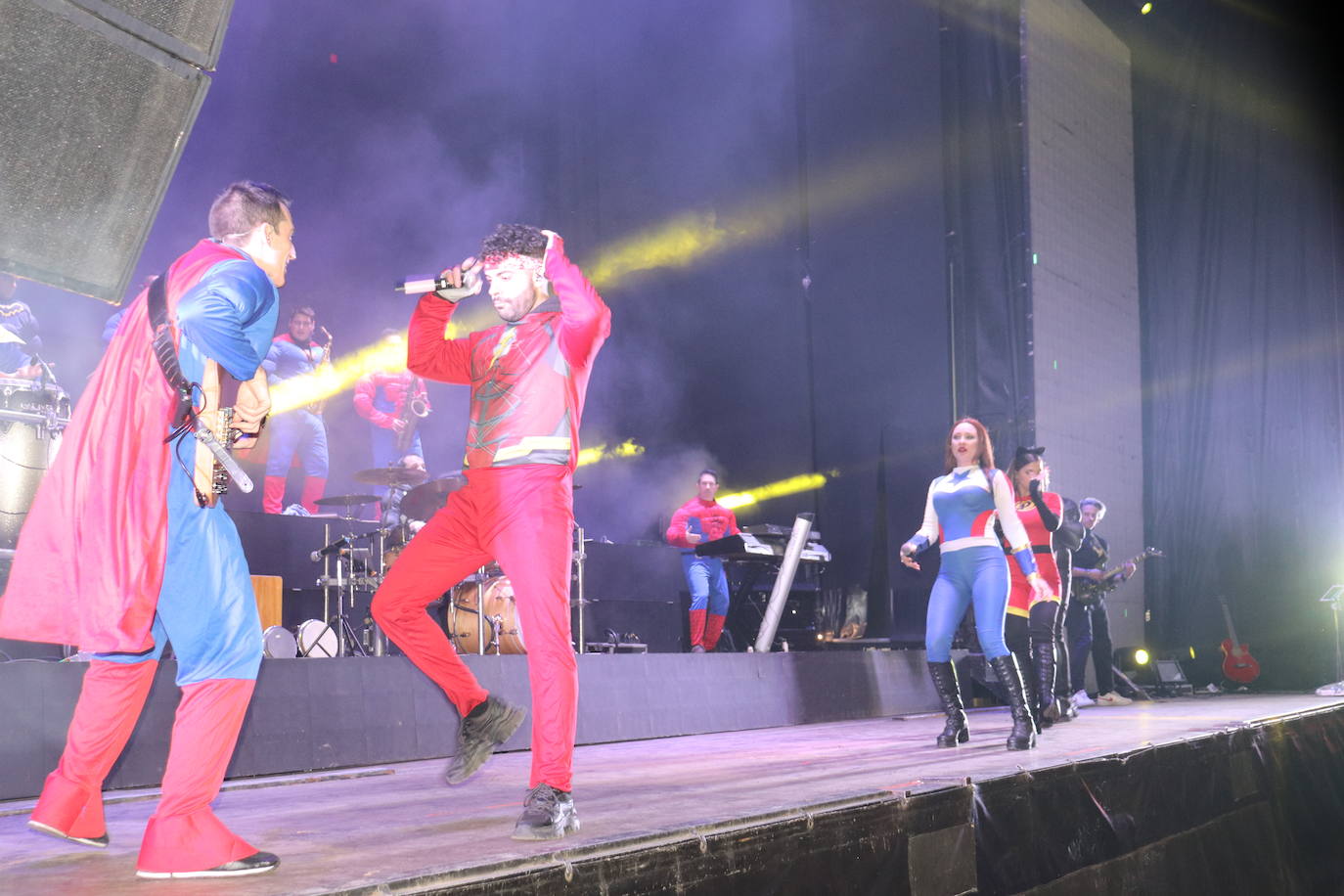 Guijuelo disfruta de una animada noche de Carnaval