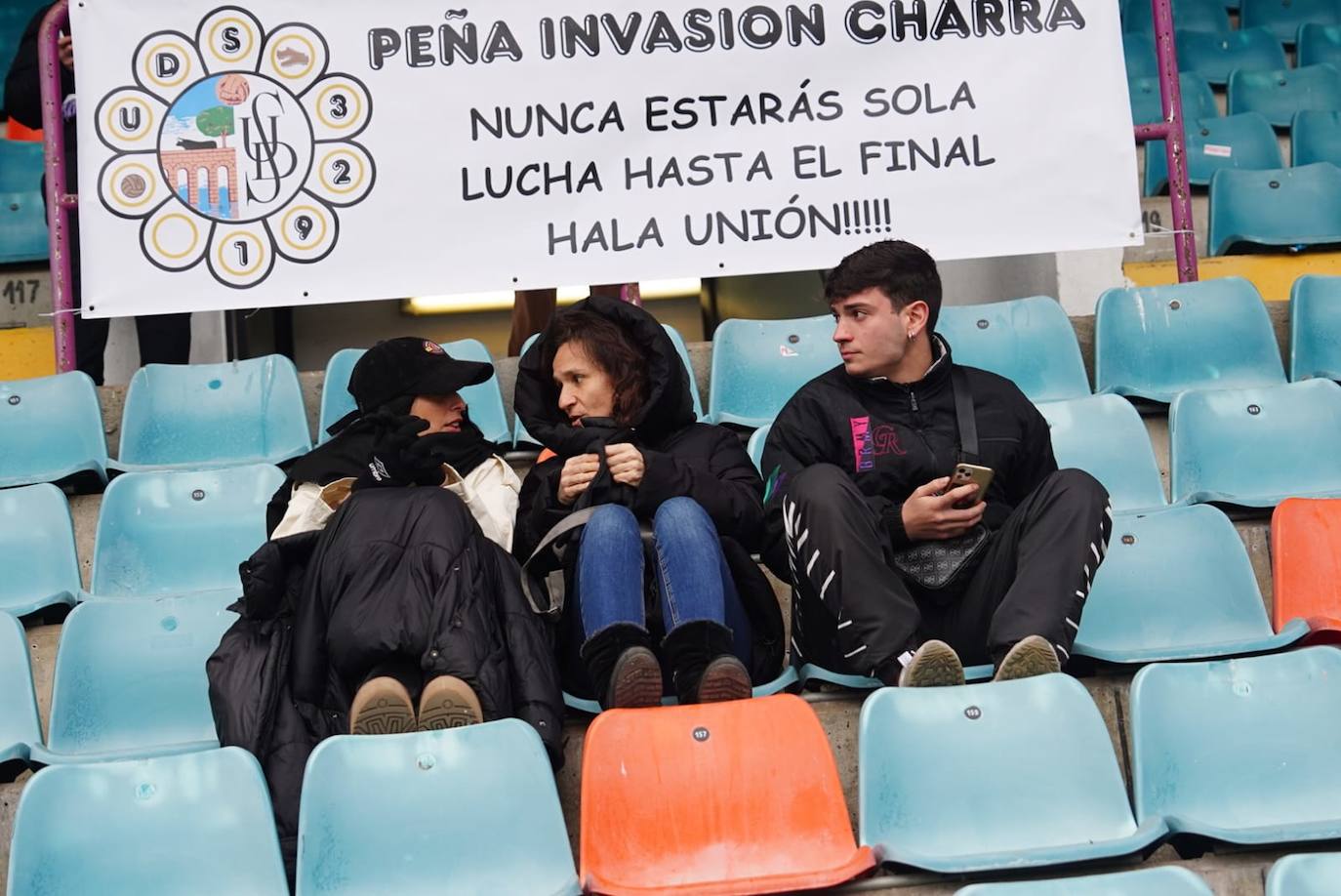 Búscate en la grada del Helmántico en el partido del Salamanca UDS contra el CD Becerril