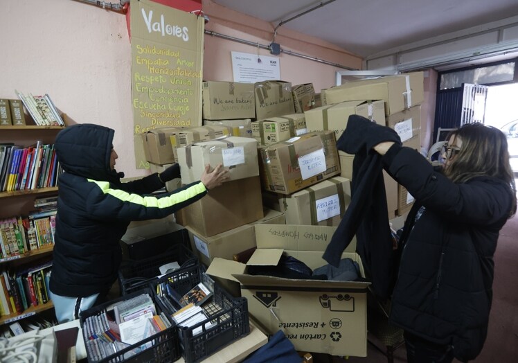 100 cajas de ropa de abrigo para Gaza.