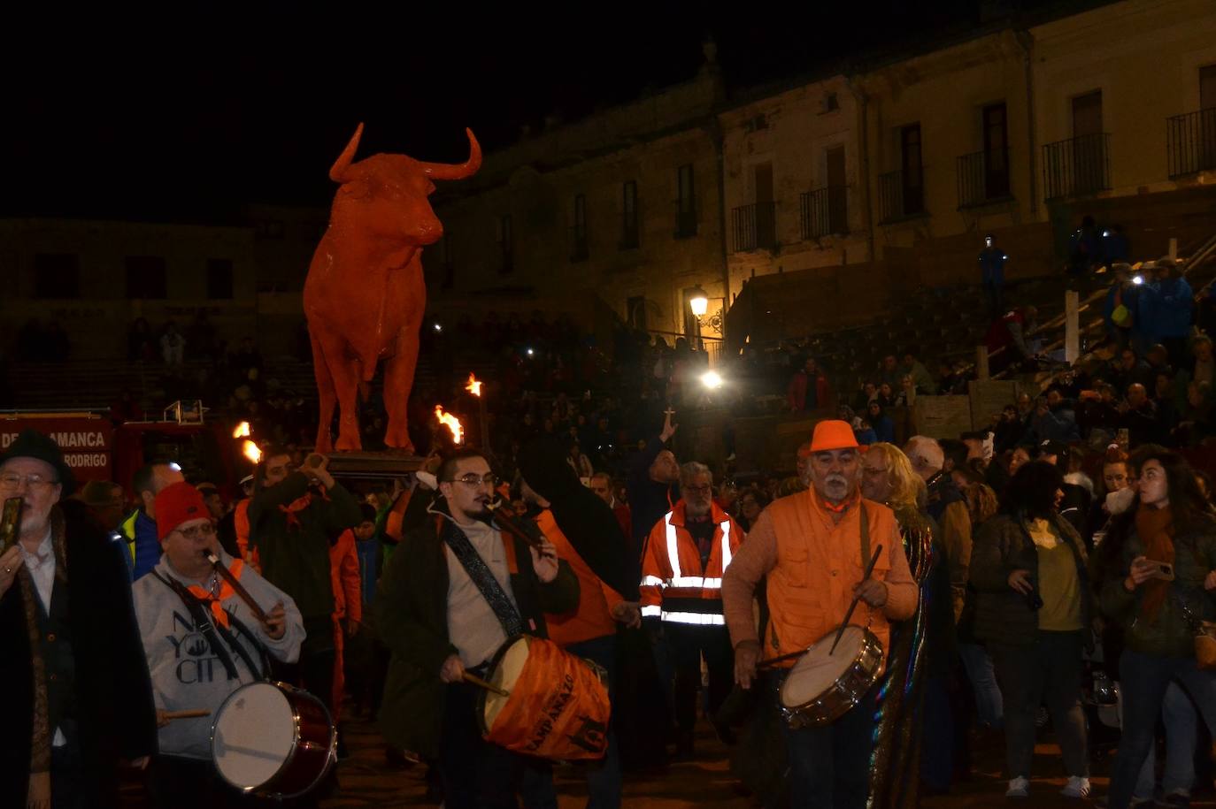 Causan graves destrozos al photocall carnavalero - SALAMANCArtv AL