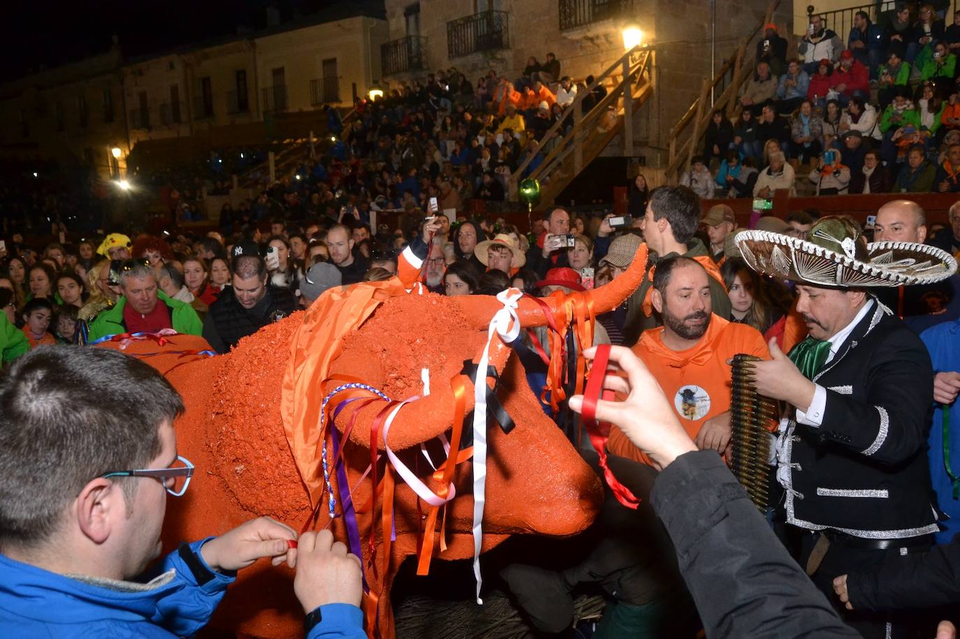 Causan graves destrozos al photocall carnavalero - SALAMANCArtv AL