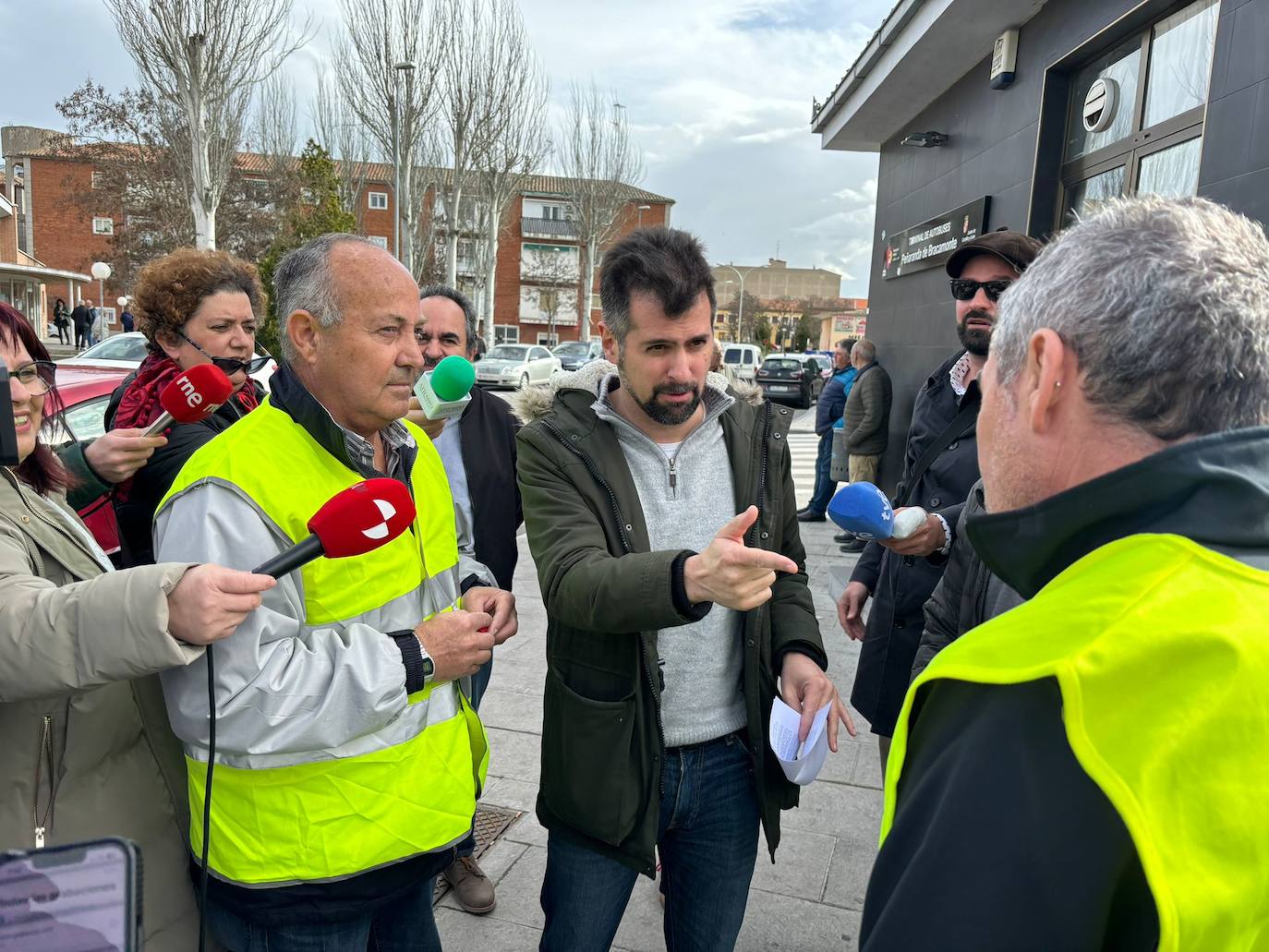 Tudanca se enfrenta a los agricultores: «Habéis recibido en los últimos años más de 500 millones en ayudas directas»